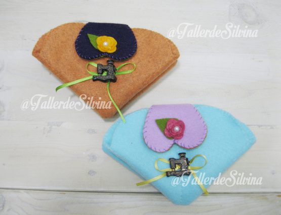 Alfiletero de flor plegable