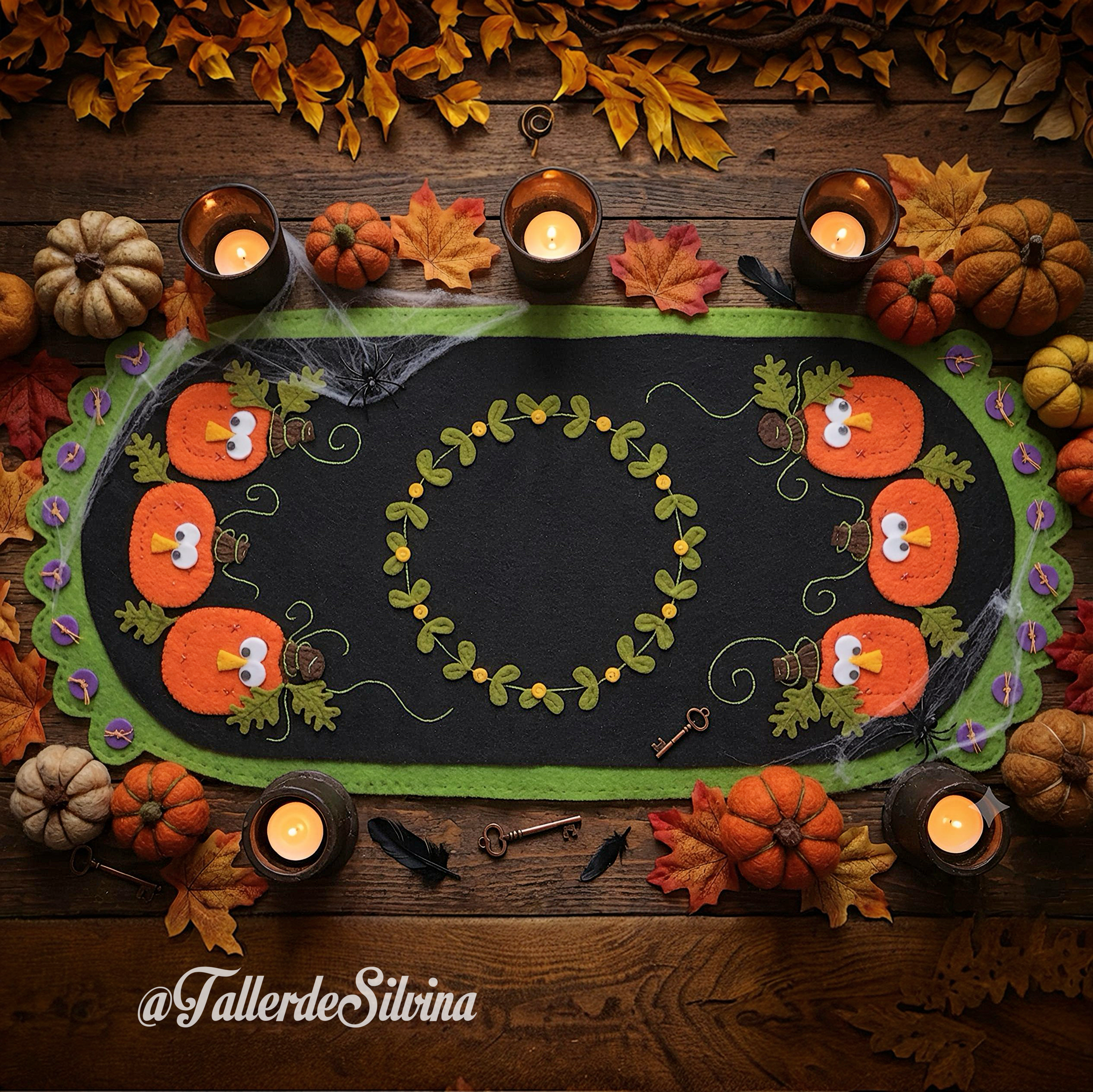 Carpeta "Calabazas Traviesas" – Kit Decoración para Mesa de Halloween en Paño Lency Carpeta "Calabazas Traviesas" – Kit Decoración para Mesa de Halloween en Paño Lency
